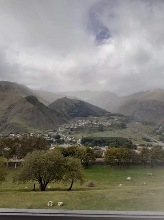 Bana Hotel Kazbegi Bagian luar foto