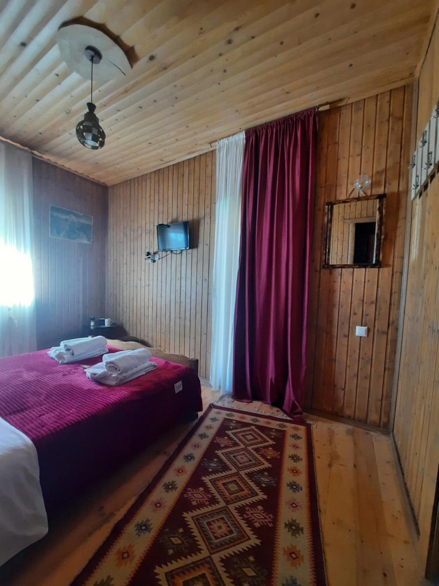 Bana Hotel Kazbegi Bagian luar foto