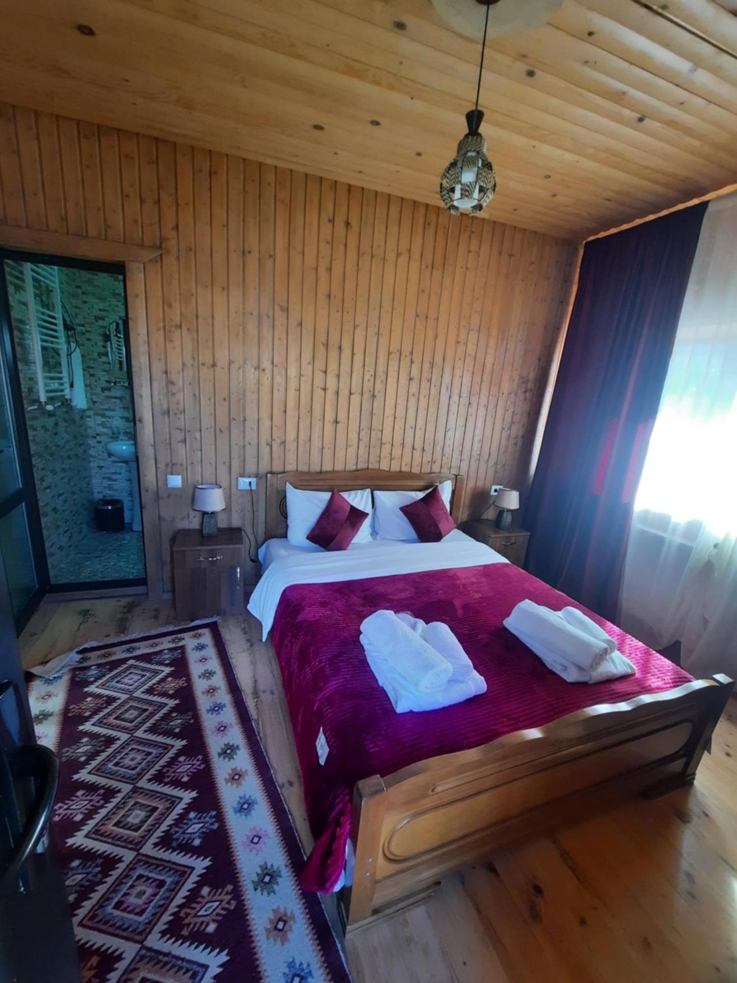 Bana Hotel Kazbegi Bagian luar foto