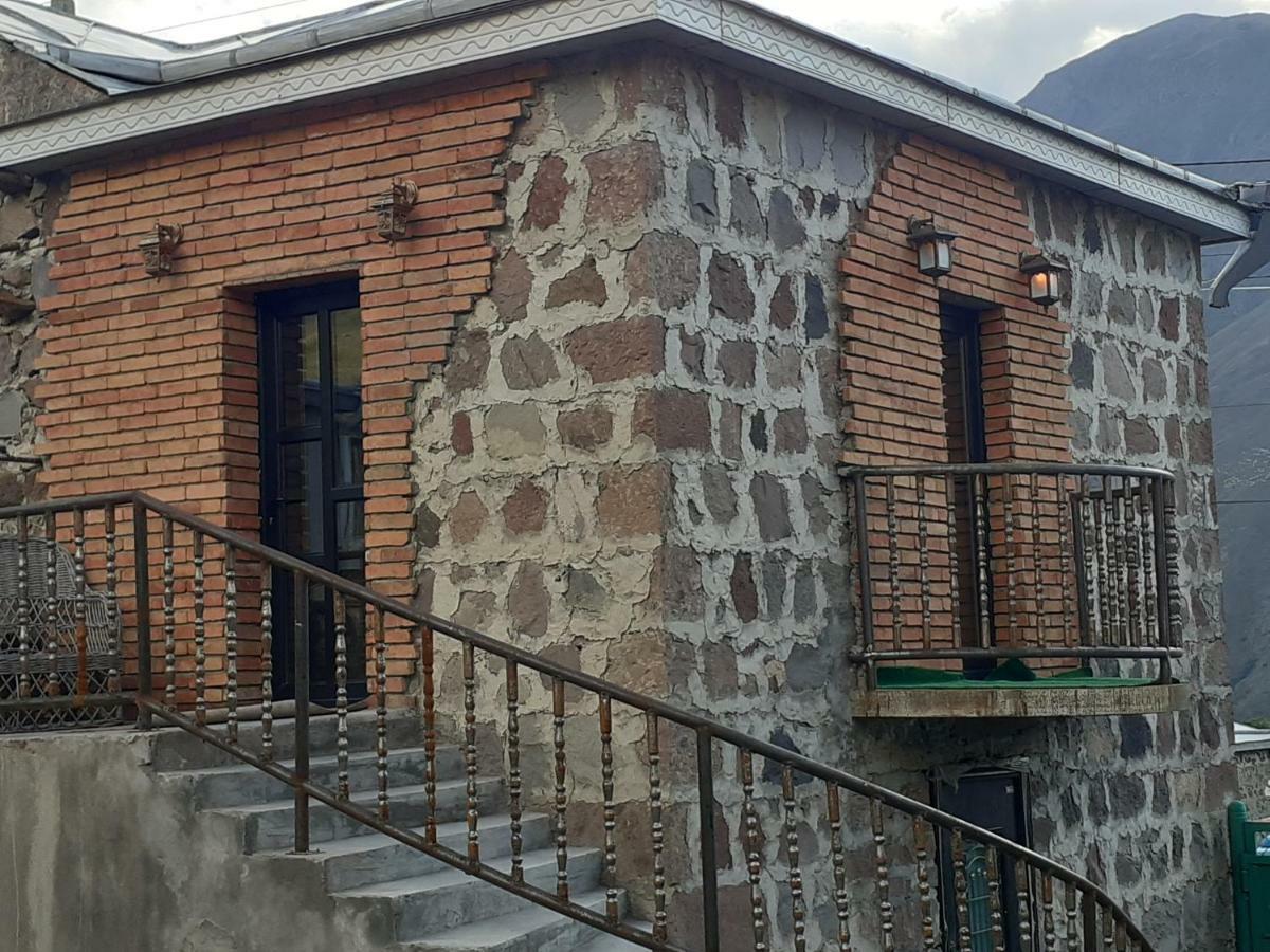 Bana Hotel Kazbegi Bagian luar foto